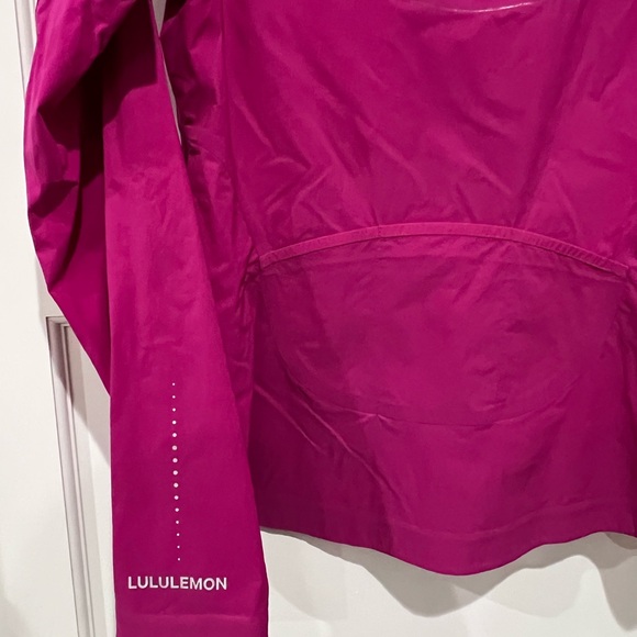 Lululemon Mist Over Windbreaker in excellent condition, size 10 - Picture 6 of 6